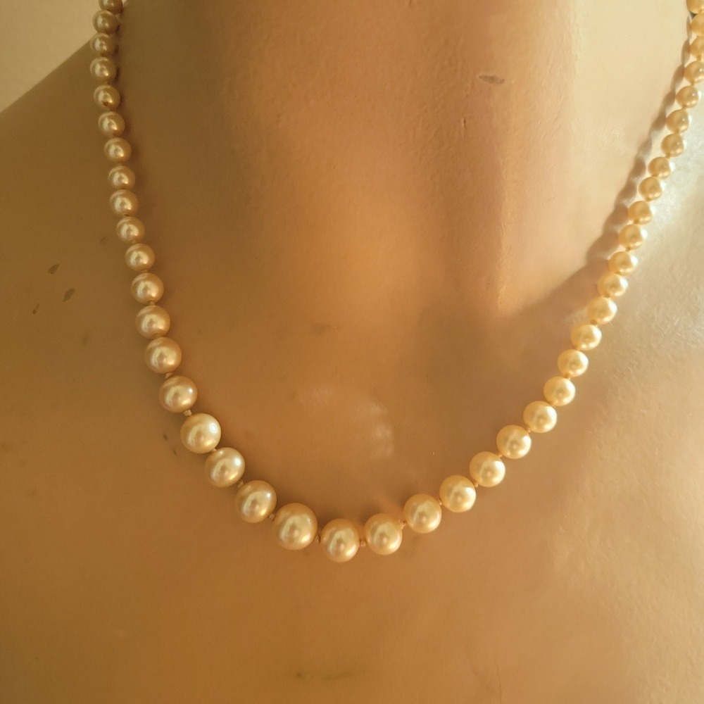Vintage Japanese‎ Graduated Faux Pearl Necklace 18" Creamy White Coquette 60s
